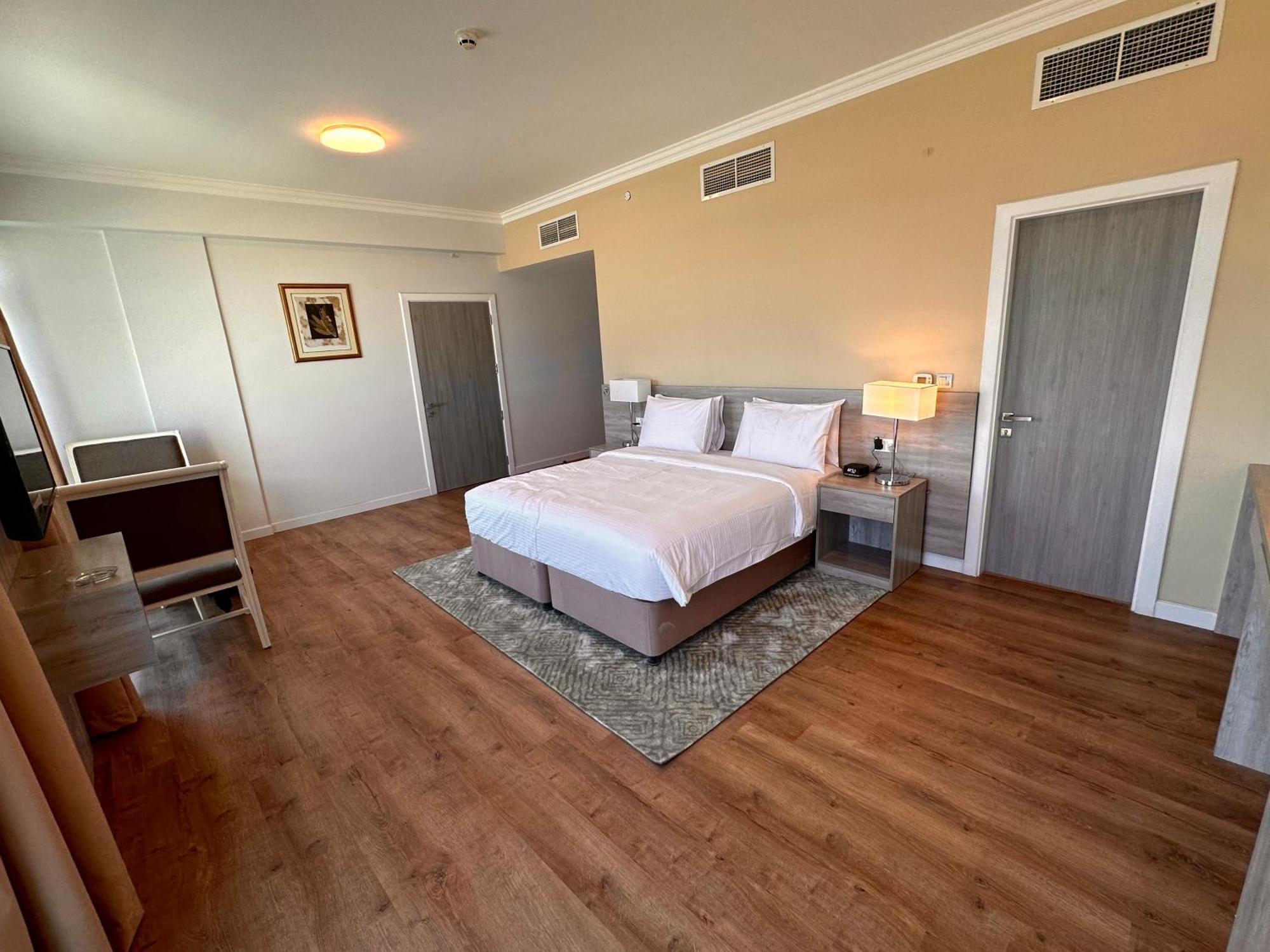 Mirador Hotel Manama Luaran gambar