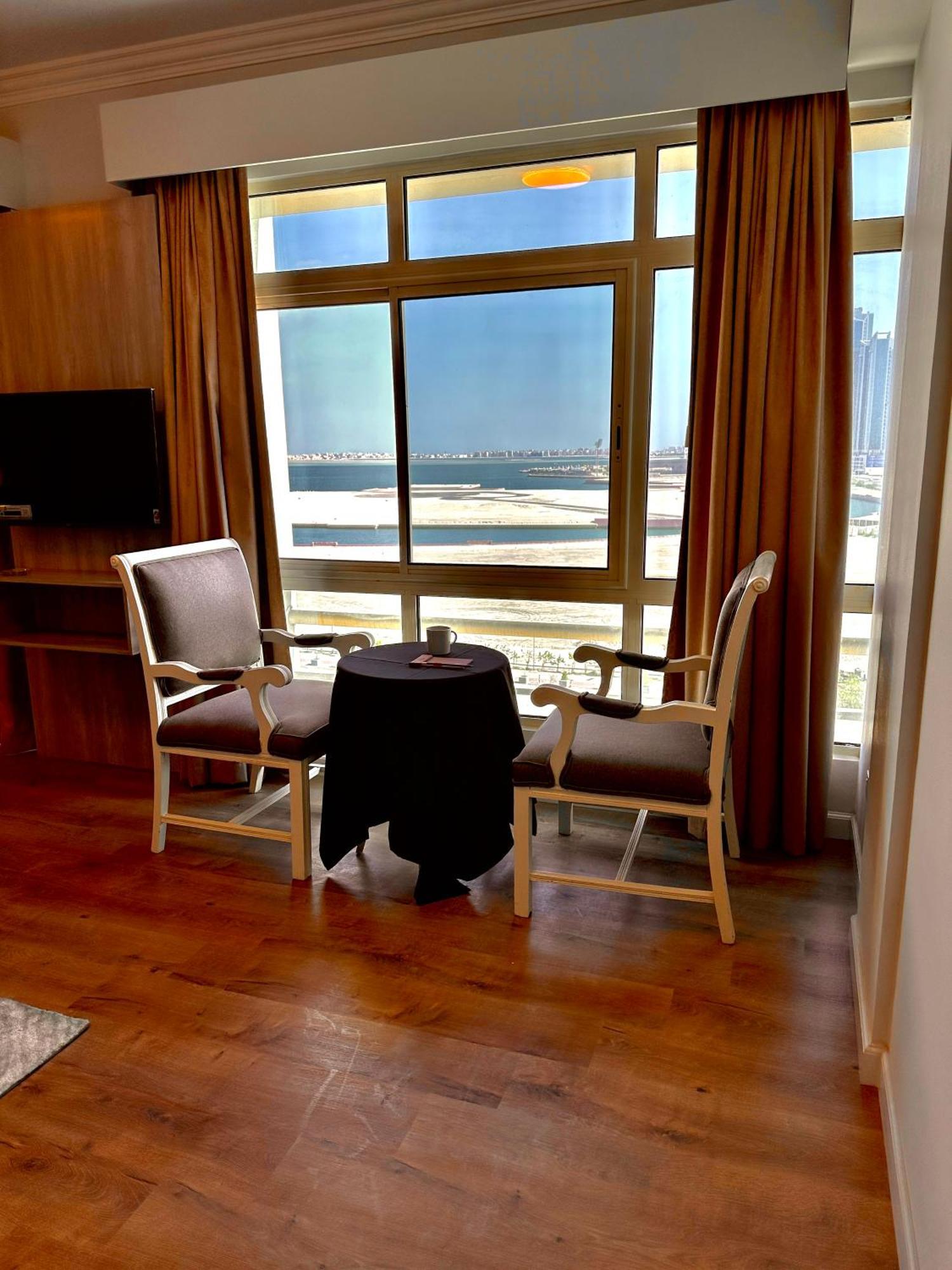Mirador Hotel Manama Luaran gambar